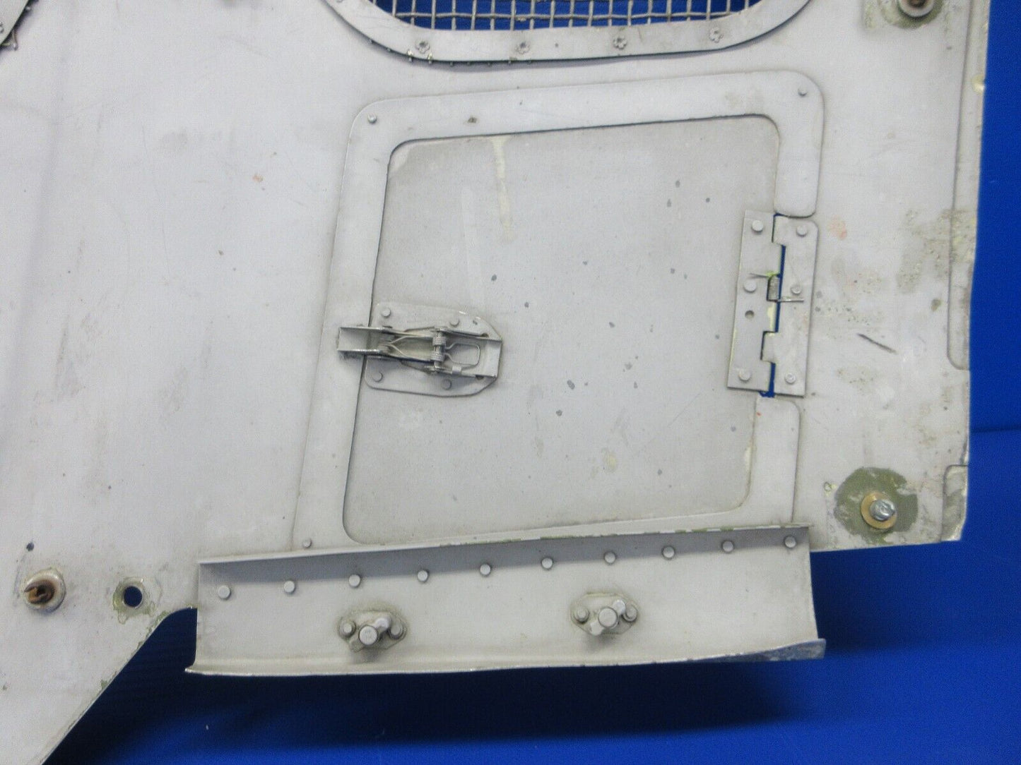 Bell 47J-2 Helicopter Fuselage Cowl RH P/N 47-340-207-231 (1124-1417)