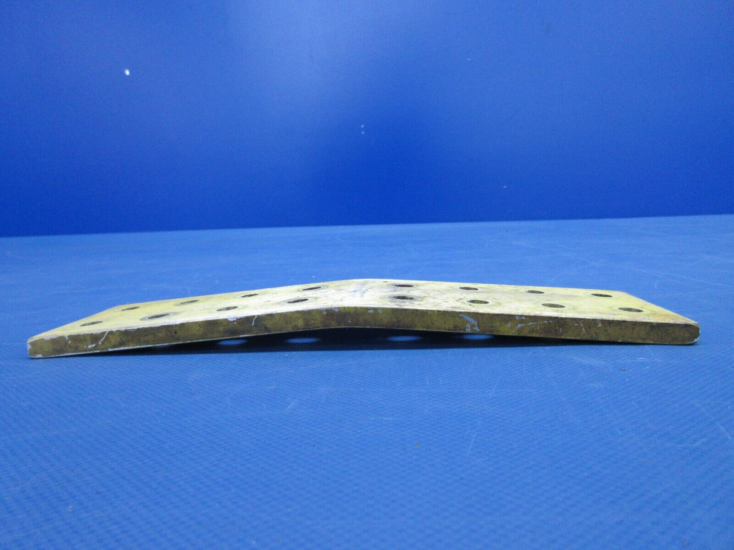 Piper PA-23-250 Aztec Front Spar Attachment Bottom Plate P/N 17475-04 (0624-845)