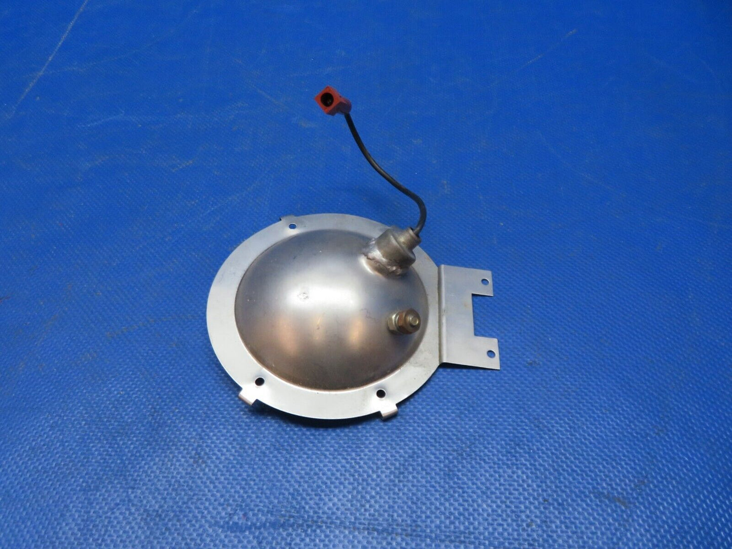 Piper PA-32RT-300T Lance II Reflector FWD Baggage Light P/N 66632-02 (1024-184)