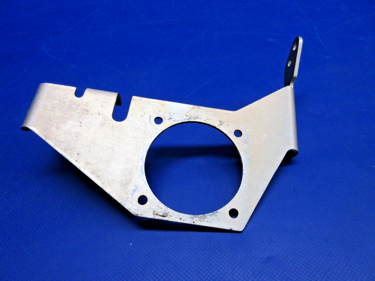 Beech C23 Sundowner Carburetor Air Box Bracket (0526-886)2