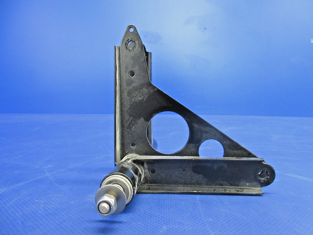 Diamond DA-40 RH Bellcrank P/N DA4-2713-30-00 (0726-862)5