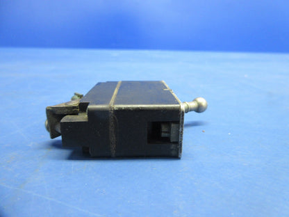 Bell 47J-2 Helicopter Assorted Switches & Circuit Breakers 43A8304 (1124-894)10