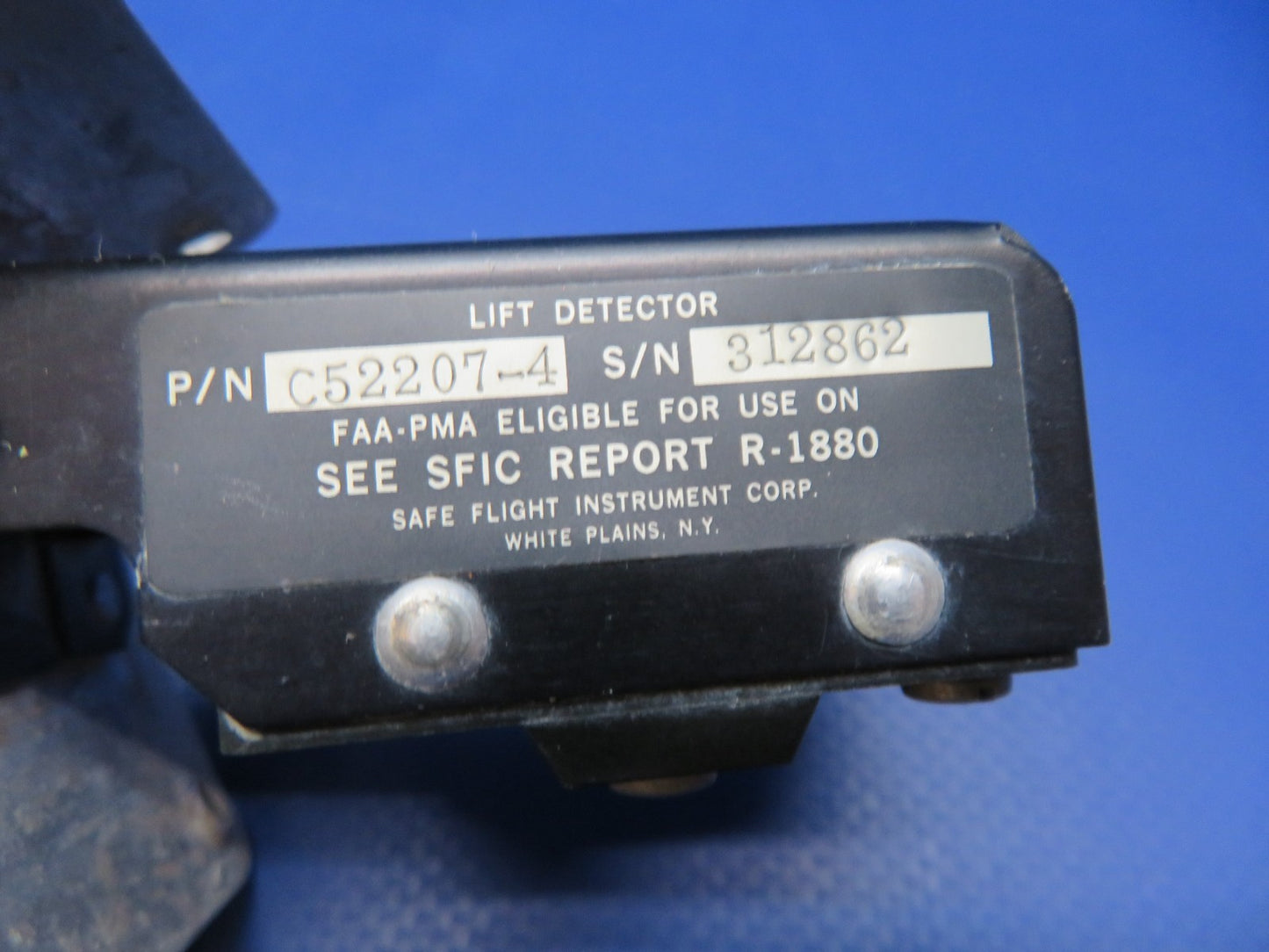 Piper PA-28-140 Safe Flight Lift Detector 14/28v C52207-7 TESTED (0326-135)1
