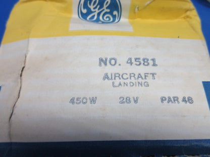 General Electric Sealed Beam Lamp 28V P/N 4581 LOT OF 3 NOS (0424-1138)