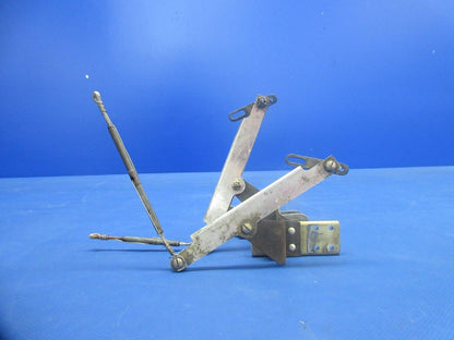 Cessna 177 / 177B Steering Bungee Link Assy & Pivot Support 1767065-1 (0924-707)