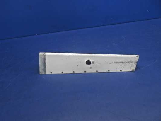Cessna 172 / 172M LH Main Gear Strut Fairing P/N 0541193-7 (0826-779)0