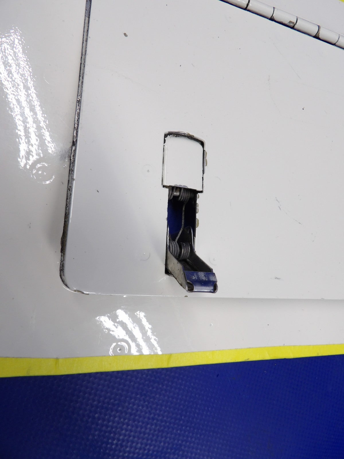 Beech 95 / D95A LH OTBD / RH INBD LWR Cowling Door P/N 95-910011-473 (0326-407)10