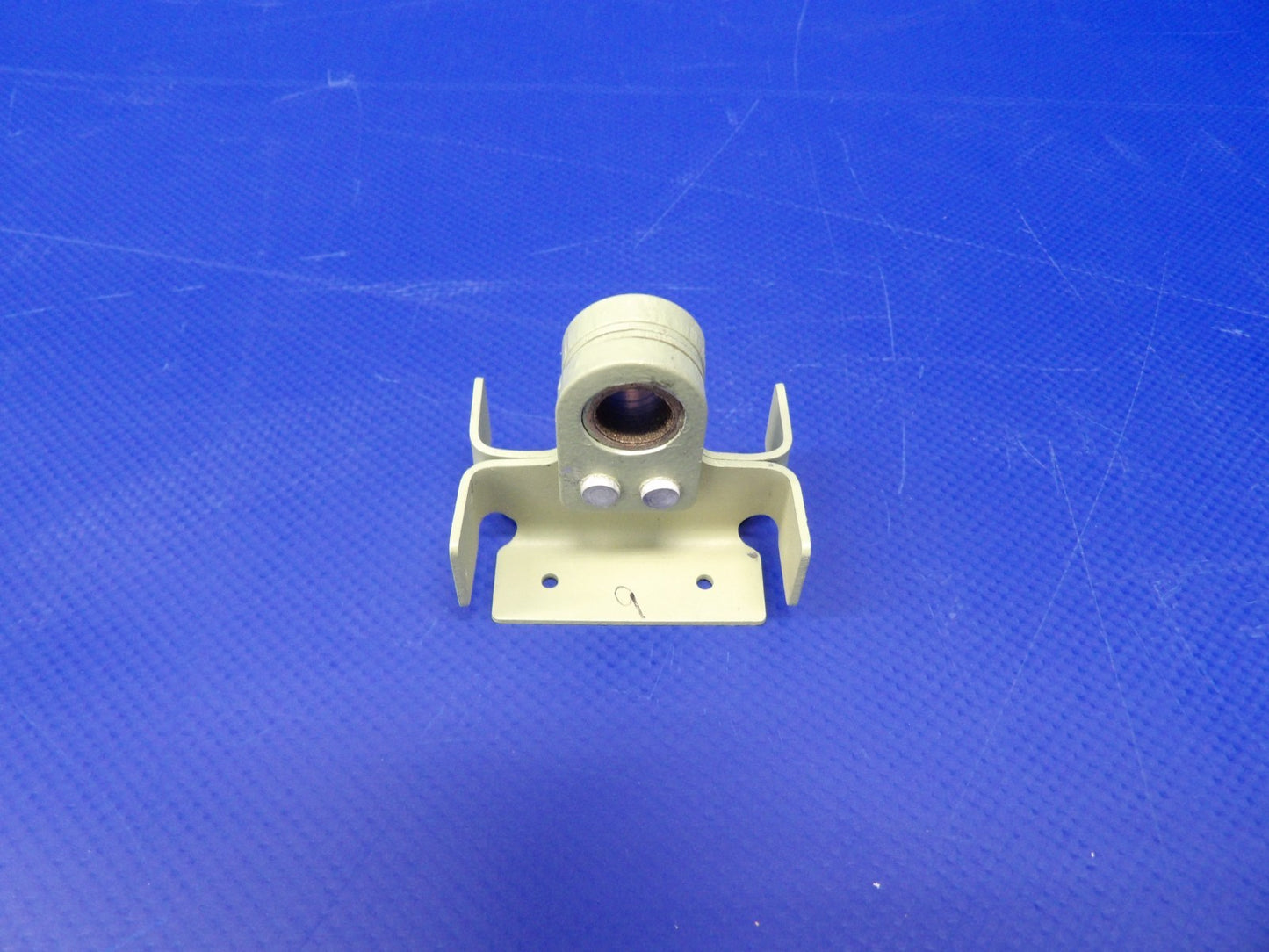Cessna 150 / 152 Vertical Fin Middle Hinge Half w/8130 0431010-7 NOS (0426-1234)4