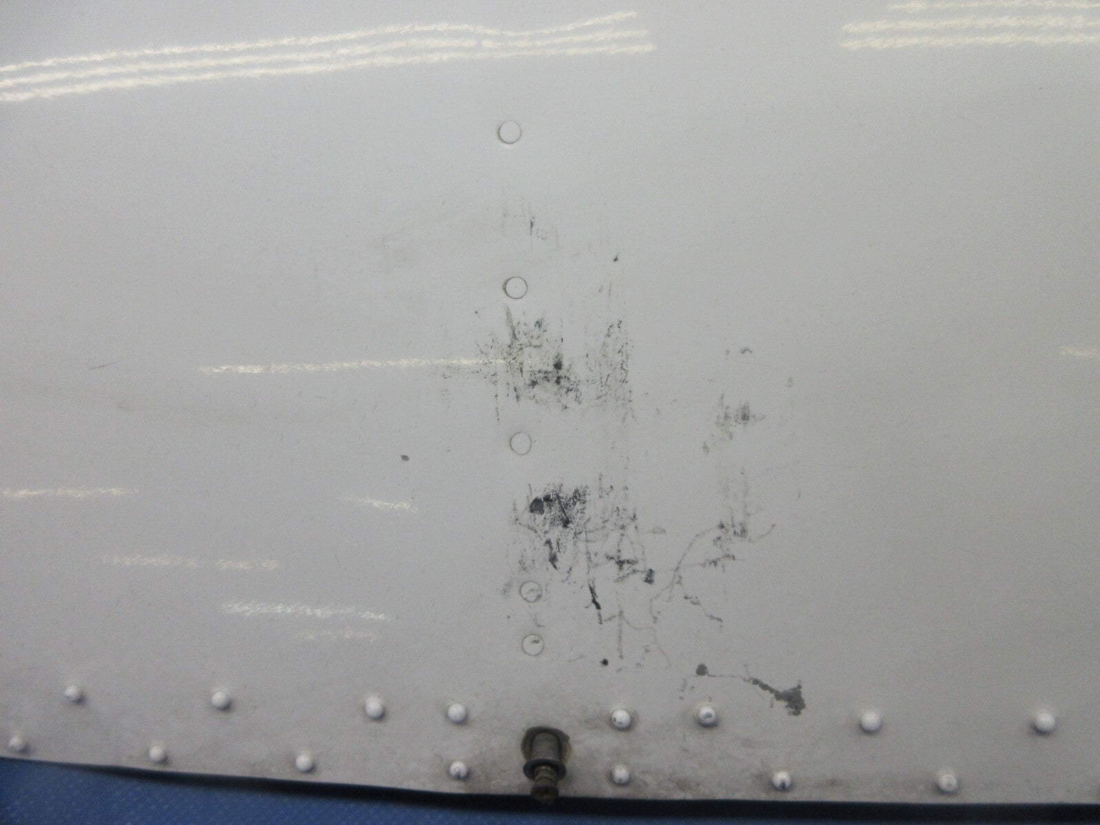 Piper PA-34-200T Seneca II RH Cowl Side Panel P/N 78726-03 (1124-818)8