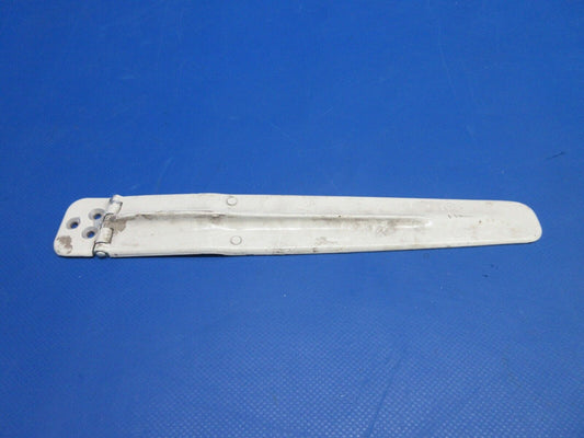 Cessna Upper AFT Door Hinge Right Hand P/N 0711037-14, 0711037-16 (0624-787)