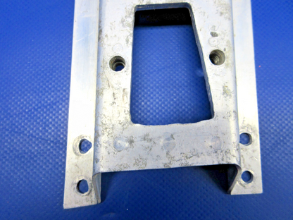 Cessna 310 / 310I AFT Seat Supports LH & RH P/N 0812981-5 & -6 (0326-866)11