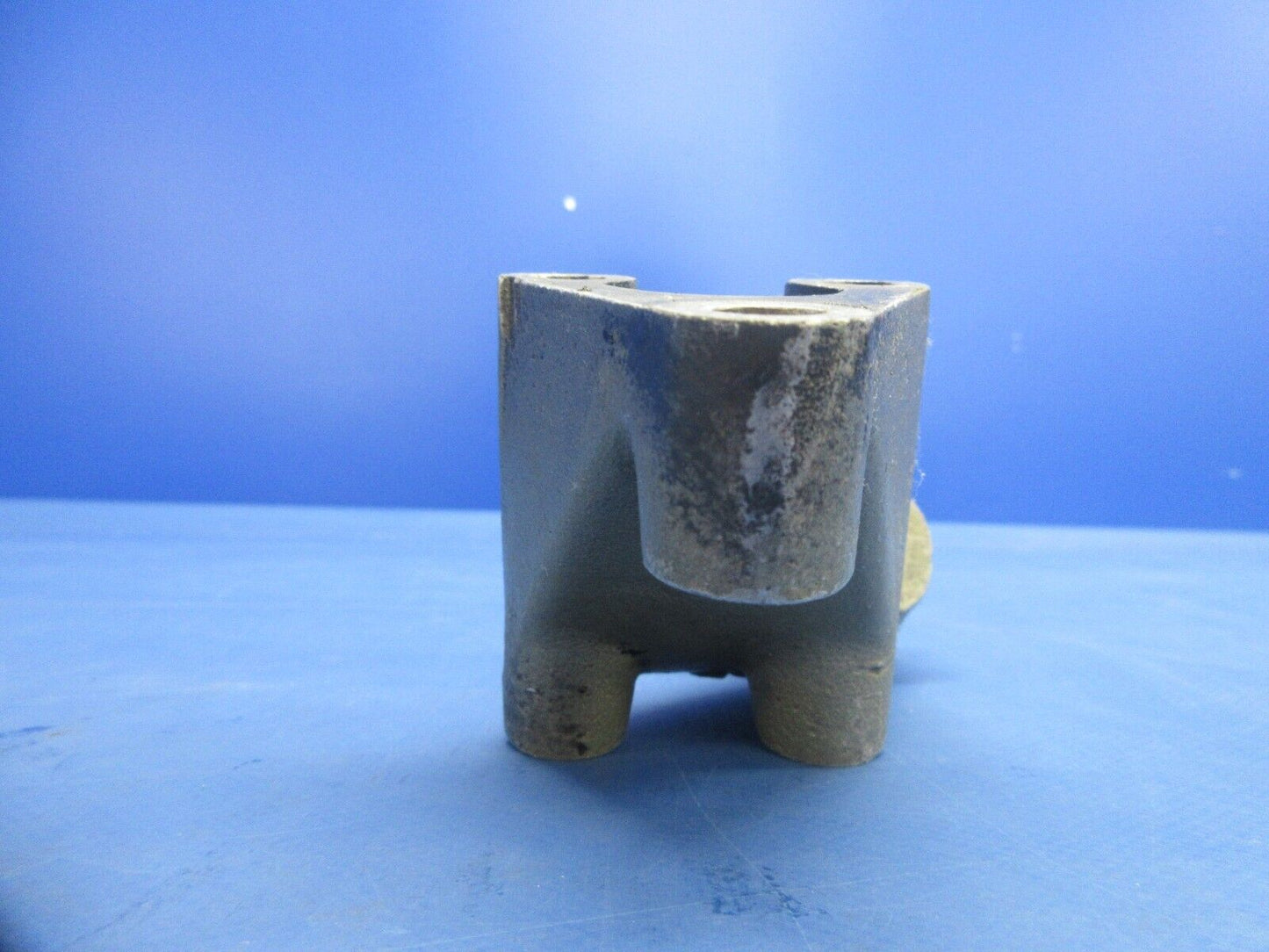 Continental TSIO-520-E Engine Mount P/N 631151 (0924-721)
