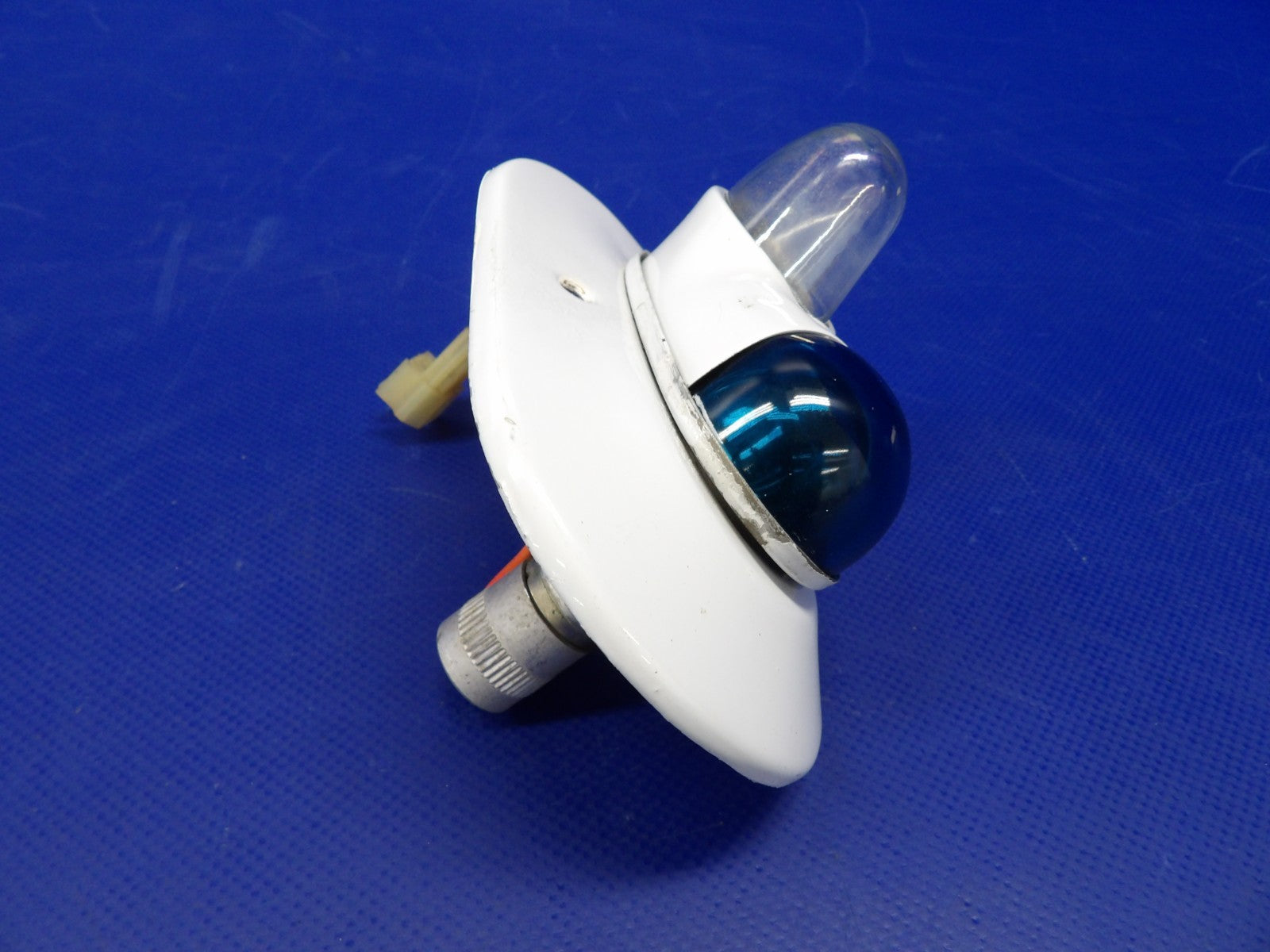 Piper Cheyenne Whelen RH Nav Light 24V w Strobe + Shield P/N W1285PG (0626-1517)6