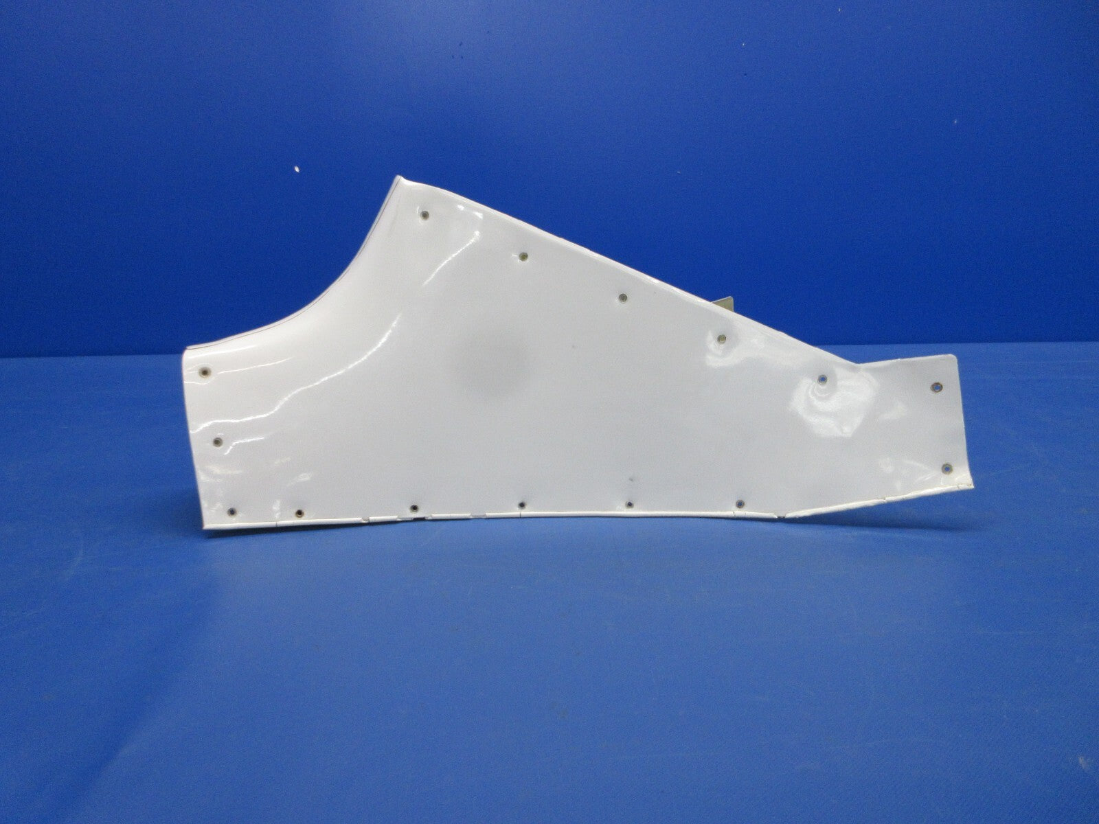Piper PA-23-250 Aztec Fin Fairing Assy P/N 16086-00 (0524-2099)2