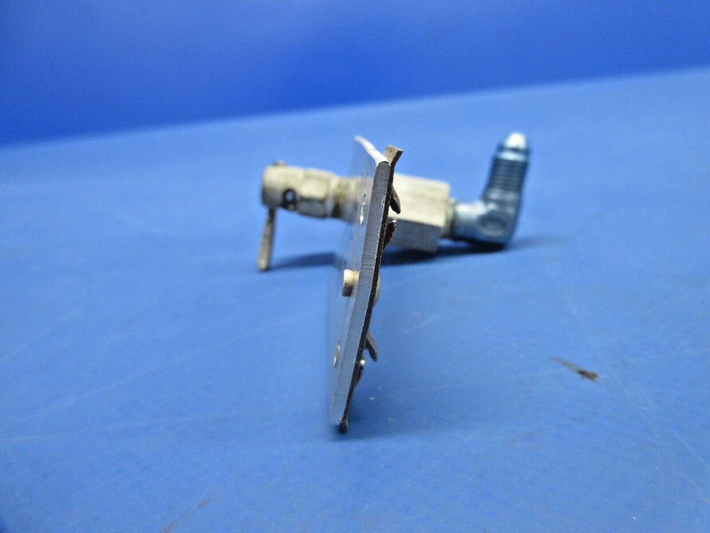 Piper PA-28-181 Archer III Static Air Valve & Bracket P/N 96143-010 (1124-743)