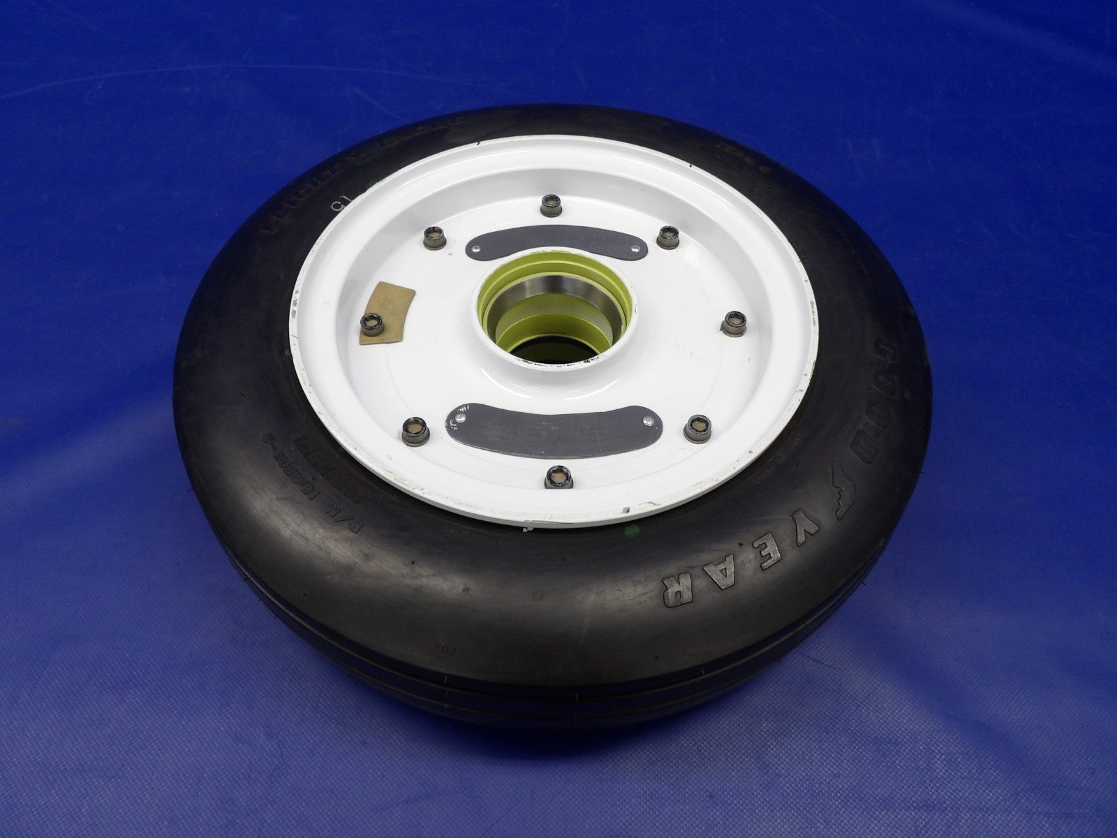 Goodrich Nose Wheel 18x4.4 w/ Goodyear Tire w/ 8130 P/N 3-999 (0626-2063)12