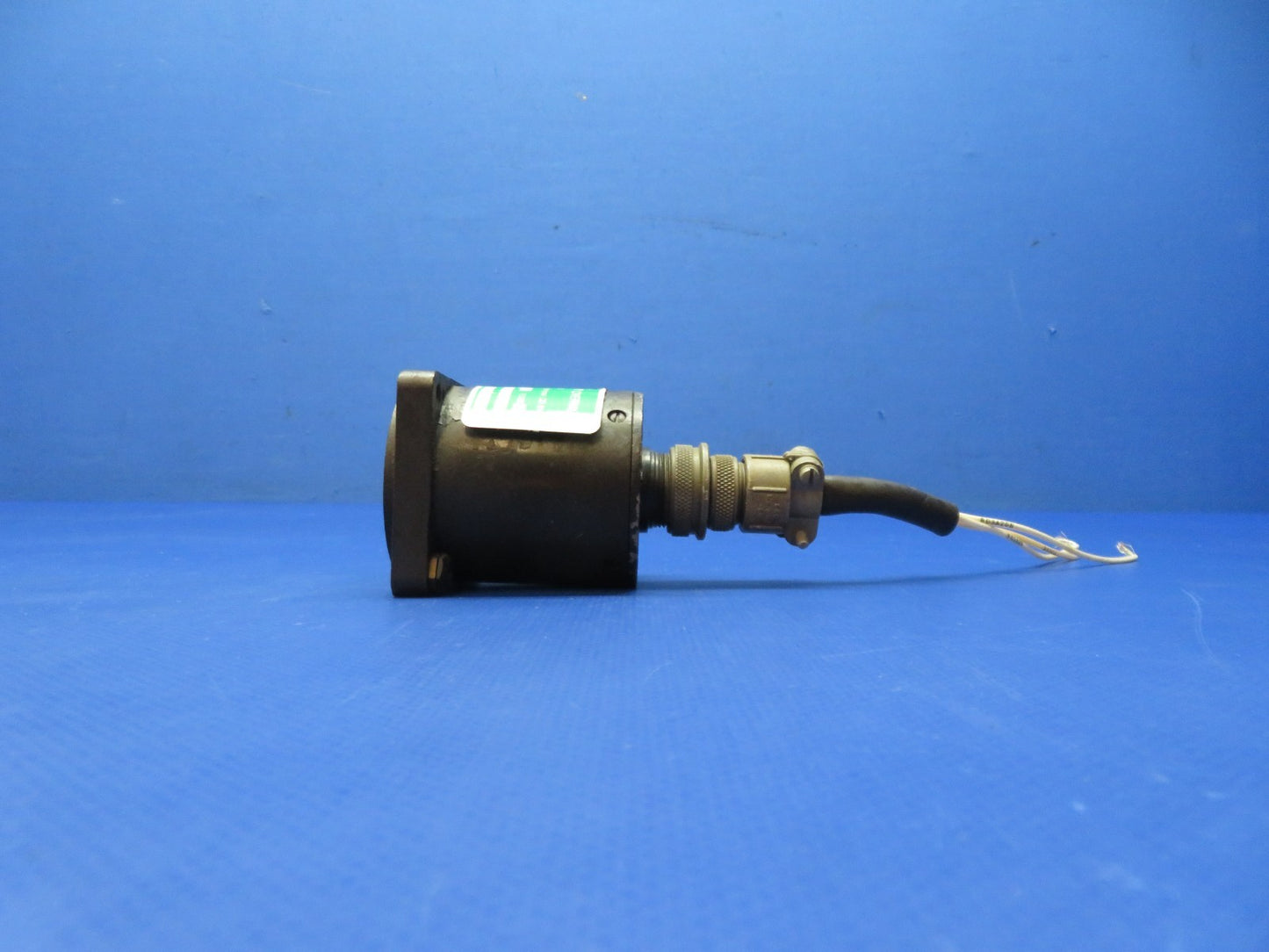 Cessna 421 Outside Air Temperature Gauge w/ Connector CM2628L1 TESTED (0326-165)2