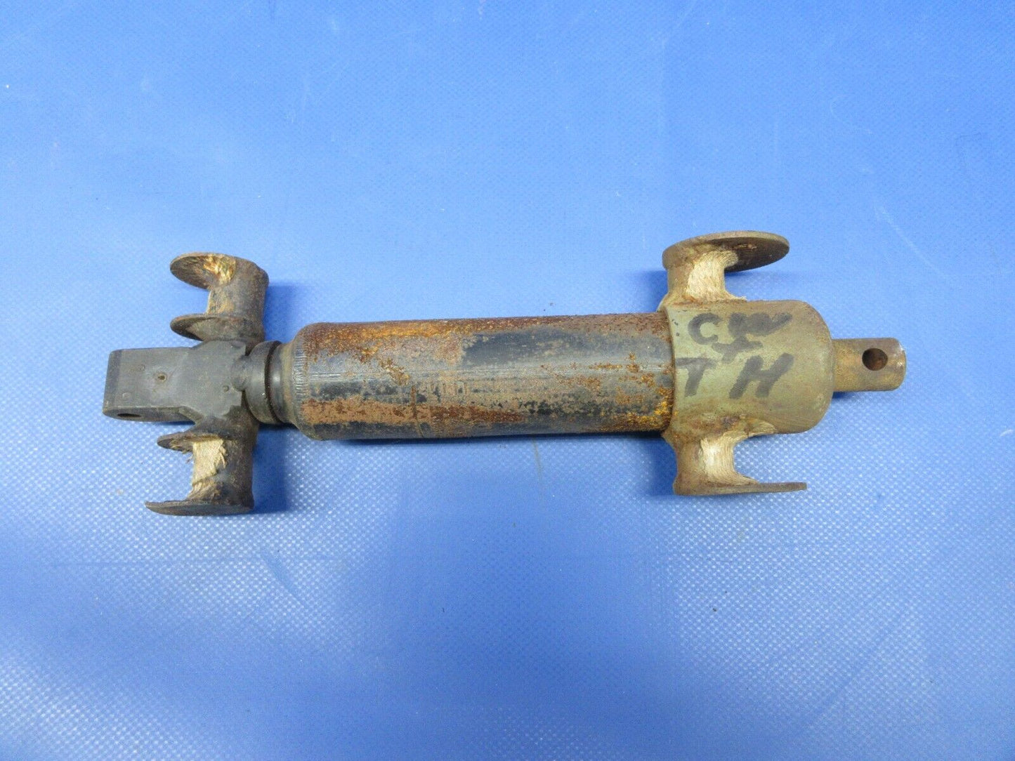 Piper PA22 Tri-Pacer Shock Absorber Assembly P/N 13148-000 (0524-1347)