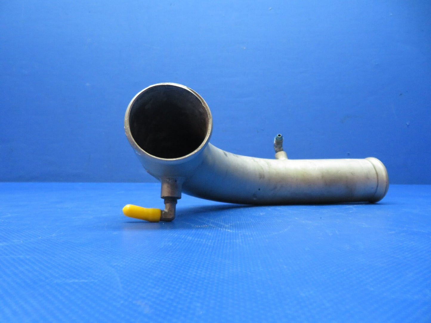 Continental IO-470-U Elbow Intake Manifold Tube P/N 629597 (0324-157)11