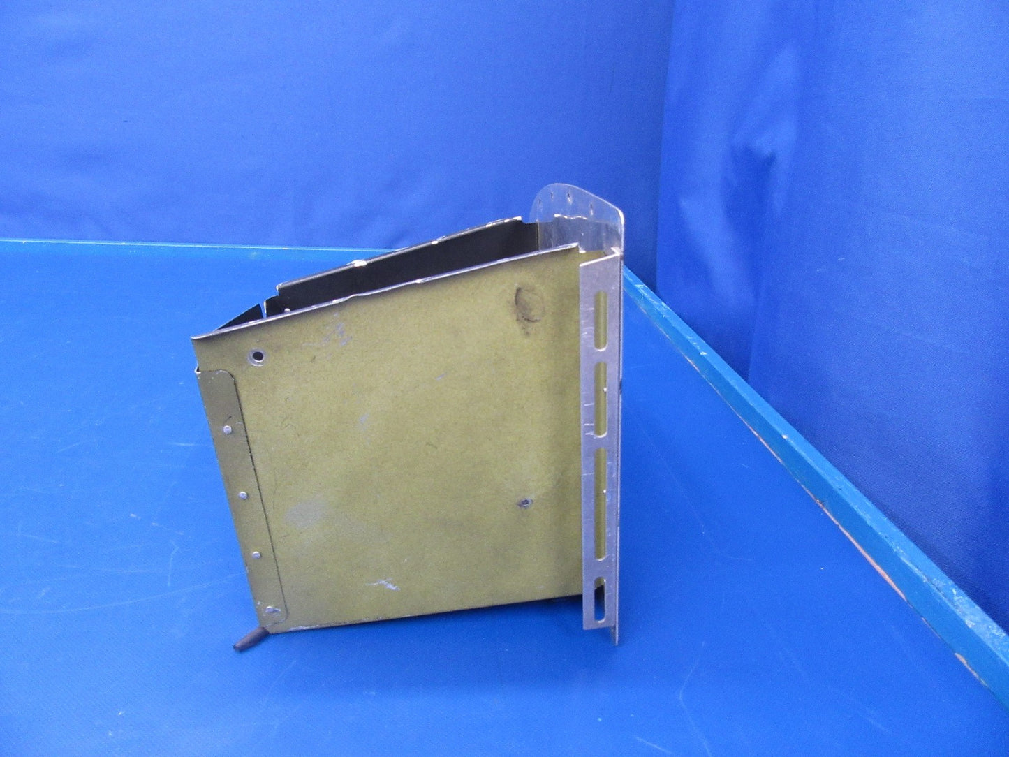 Piper Cherokee Six Glove Box P/N 69328-000, 69329-000 (0418-181)2