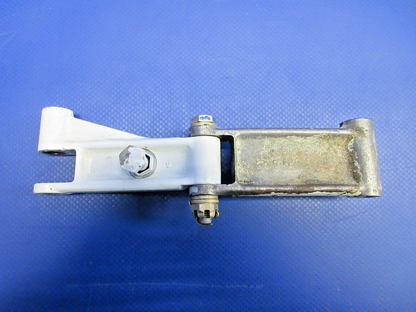 Beech D95A Nose Landing Gear Steering Idler Cross Link P/N 35-825173 (0326-782)1
