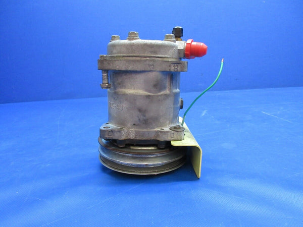 Beech A36 Sanden Air Conditioner Compressor w/ Bracket U8396 TESTED (1024-1360)