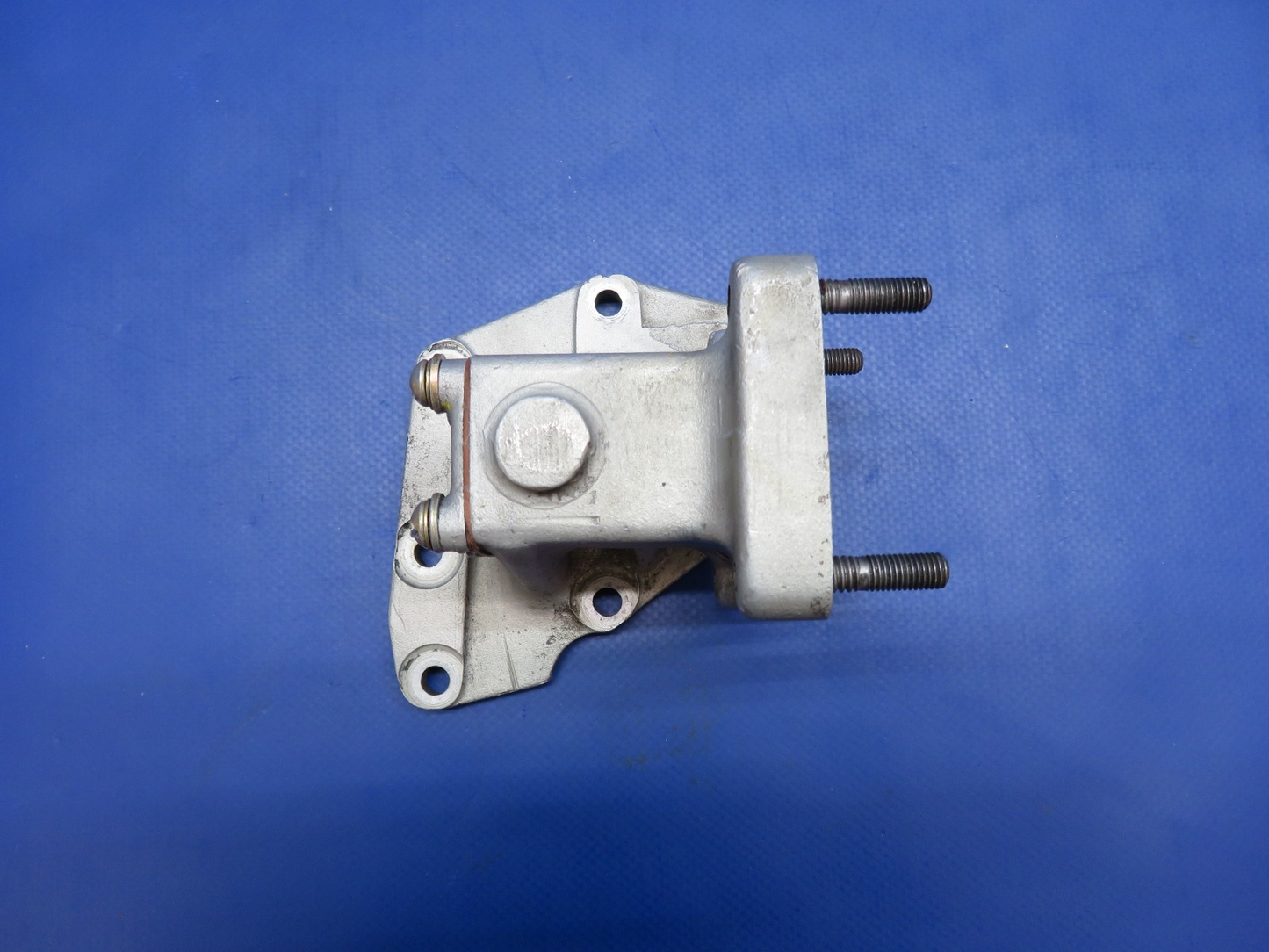 Continental IO-470 /  IO-470-U Oil Pump / Tach Drive Housing 538579 (0326-1785)6