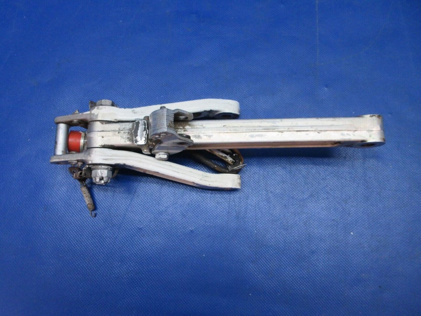 Piper PA-23-250 Aztec Link Assy Main Gear Drag P/N 16240-00 (0824-1321)