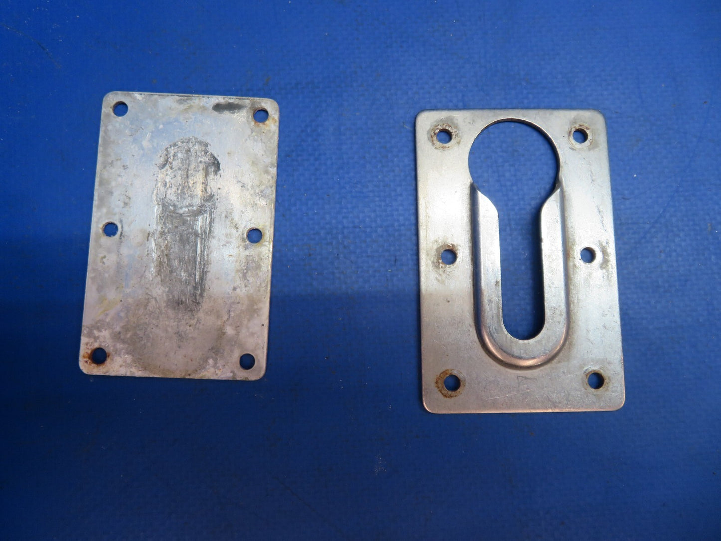 Piper PA-28-201T Dakota Plate Seat Attachment P/N 99140-03 LOT (1222-669)1