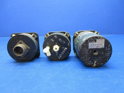 =Cessna MAN CAVE Instruments LOT OF 8 (1124-1210)