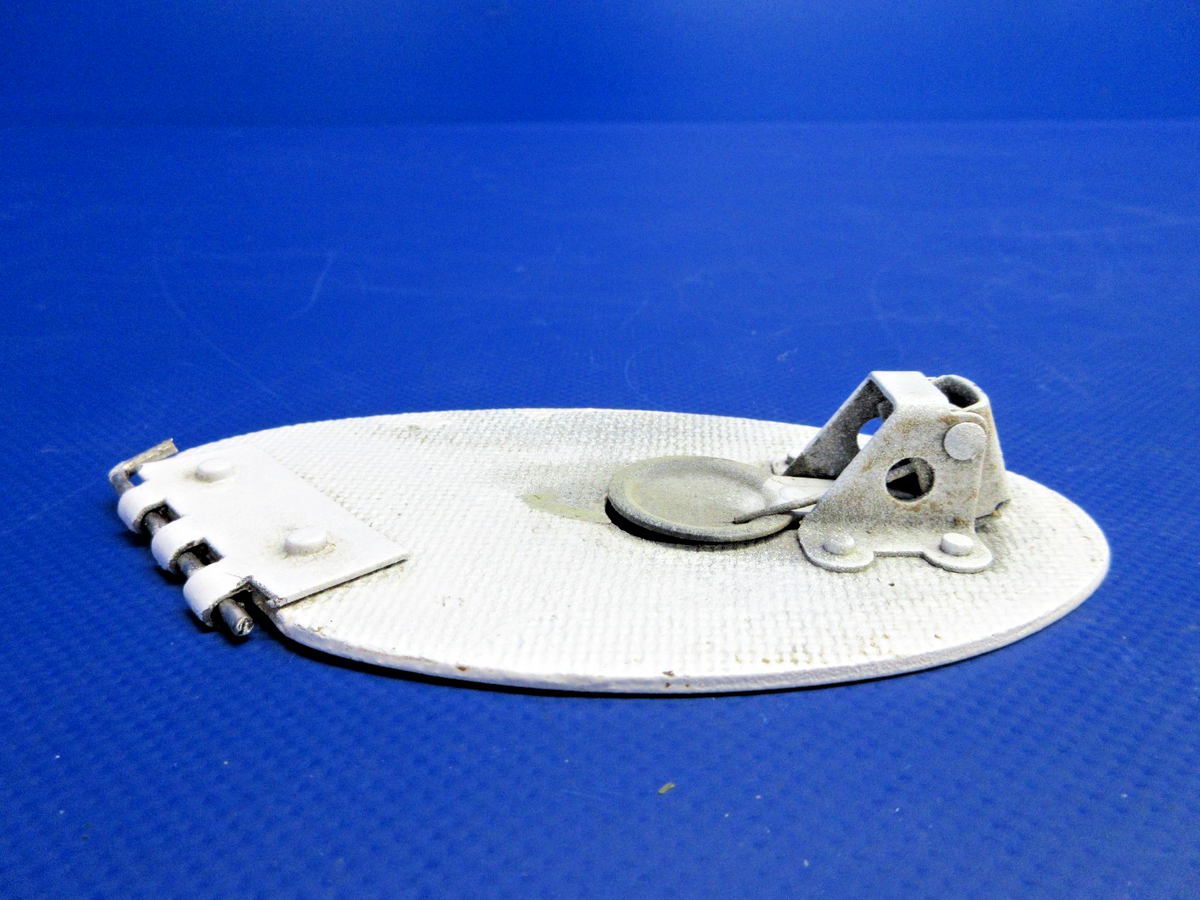 Cirrus SR22 Nose Gear Wheel Pant Access Door P/N 31783-001 (0926-866)4