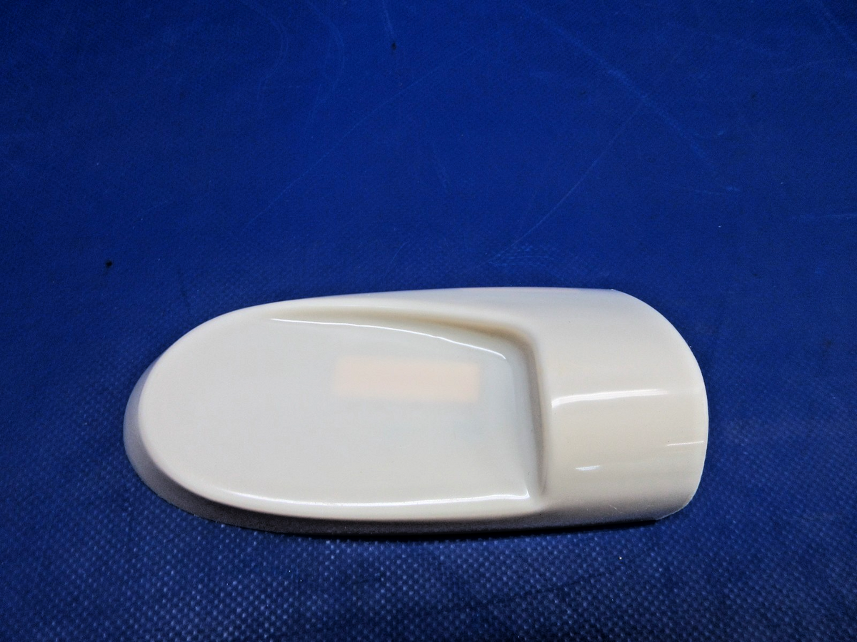 Cessna 172 / 182 UAvionix LH Wing Tip Adaptor P/N UAV-1002302-001 NOS (0926-716)1