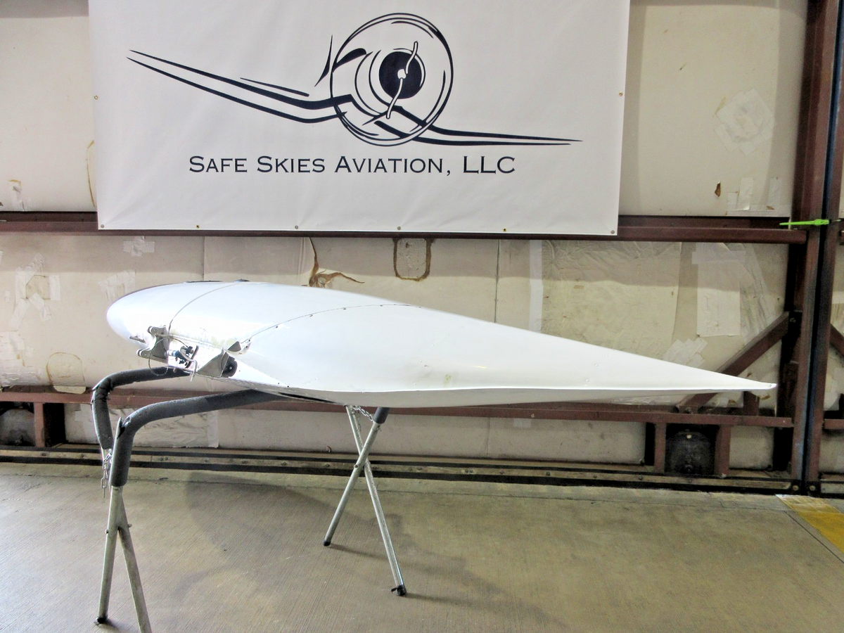 Cessna 310N Wing Tip Tank RH P/N 5092301-1 w/ Rear Fairing (0626-824)5