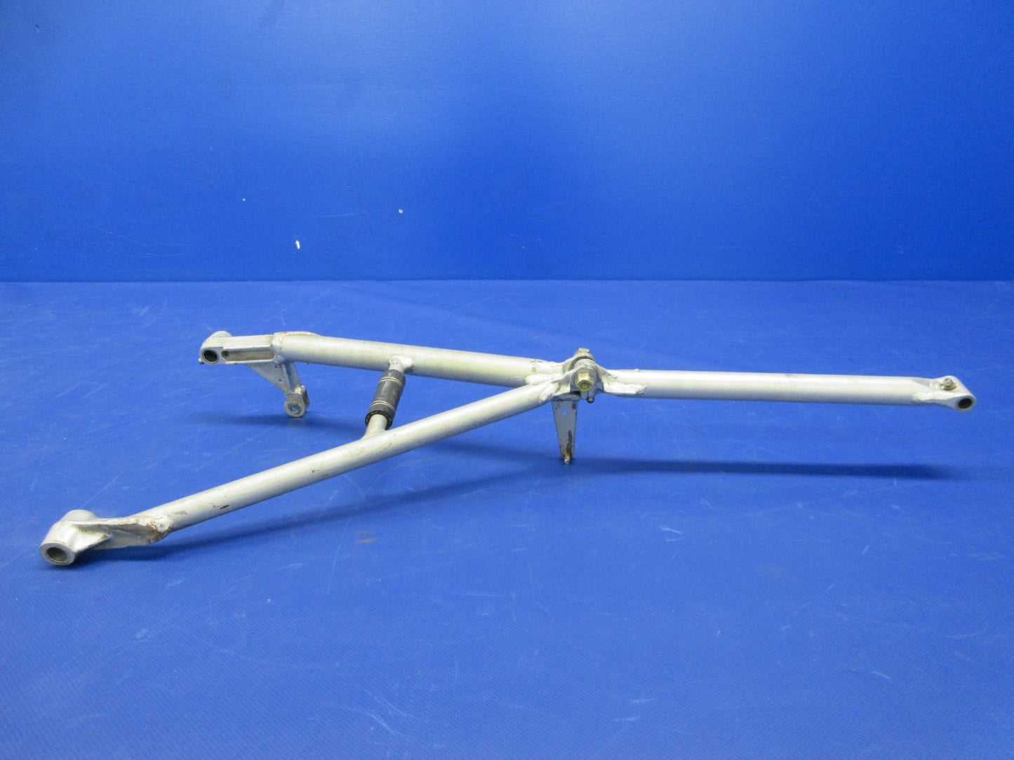 Beech D95A Travel Air Nose Gear Retract Drag Leg + Brace (0326-845)4