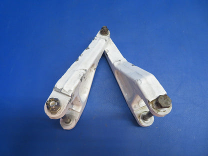 Piper PA-34-200T Seneca II Nose Gear Toque Link Assy P/N 67012-00 (0223-753)6