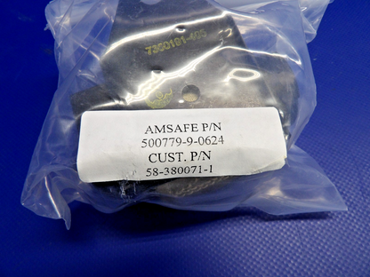 Am Safe Inertia Reel & Shoulder Harness NOS w/8130 P/N 500779-9-0624 (0326-1242)1