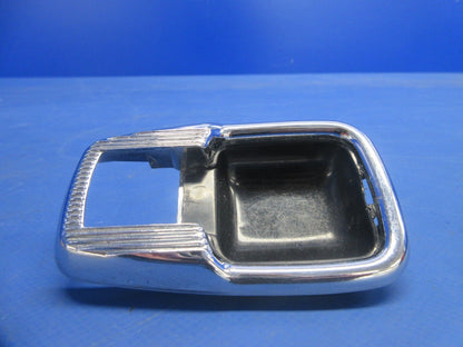 Piper PA-32RT-300T Lance II AFT Cabin Door Interior Handle 464-048 (0924-905)