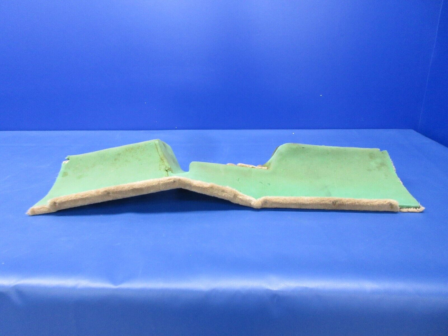 Beech 95 / D95A Travel Air Front Seat Aft Cover Parition 35-534309-17 (0424-666)