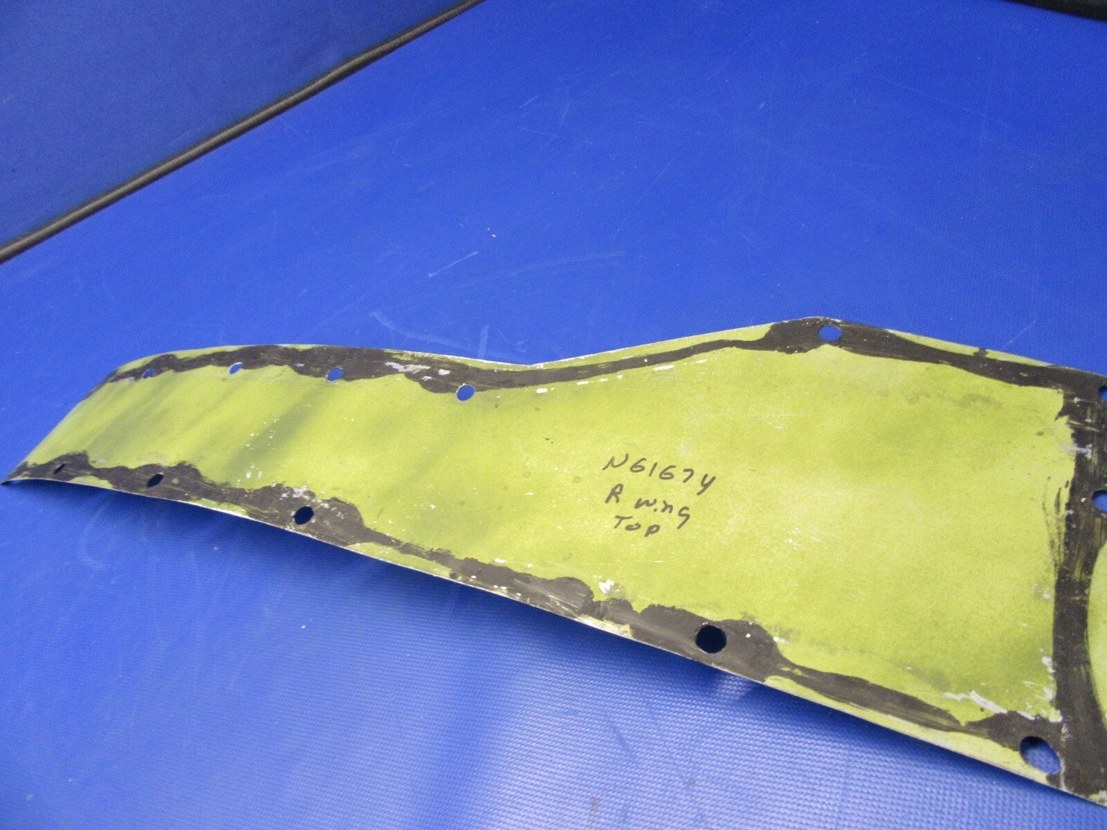 Cessna T210N Fillet, Retainer, Fairing RH Wing 1221105-18, 1213710-24 (0421-316)5