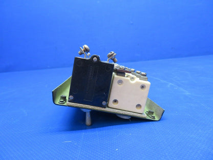 Piper PA-28-181 Archer Circuit Breaker Panel Assy P/N 85375-03 (0424-1740)