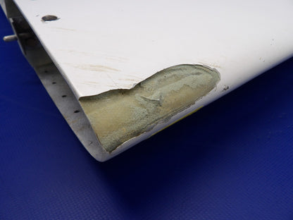 Minor Damage / Cirrus SR22 Right Hand Wing Tip P/N 13380-004 (0926-1242)11