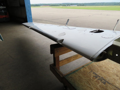 DAMAGED 2005 Cirrus SR22 Left and Right Hand Wing FIBERGLASS EDUCATION (0826-99)9