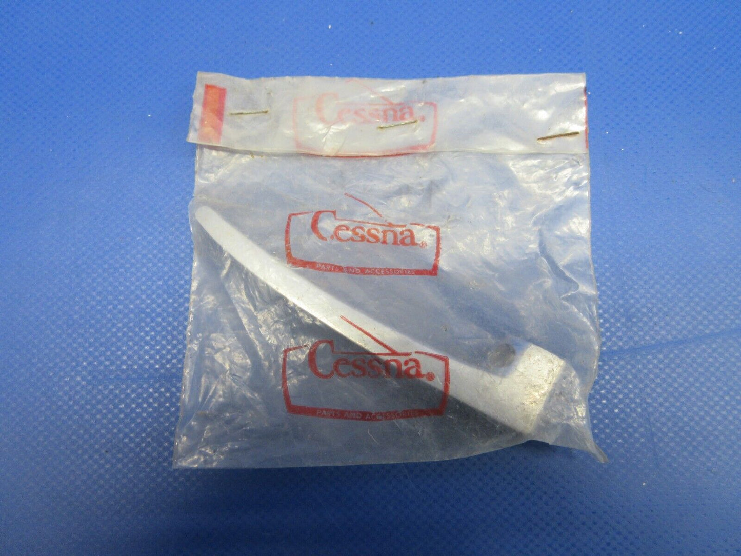 Cessna Parking Brake Handle P/N 0811490-6 NEW OLD STOCK (0324-1253)