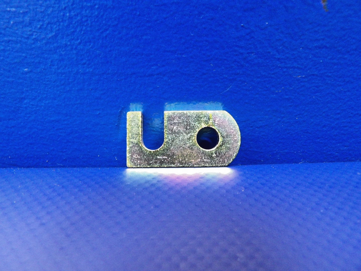 Cirrus SR20 Anchorage Clip P/N 11669-003 NOS (0426-1322)0