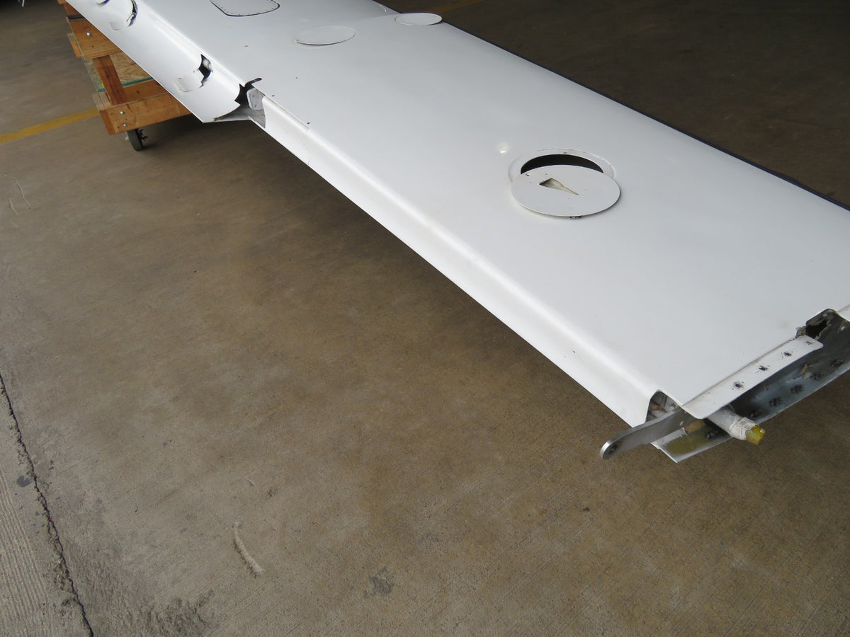 DAMAGED 2005 Cirrus SR22 Left and Right Hand Wing FIBERGLASS EDUCATION (0826-99)16