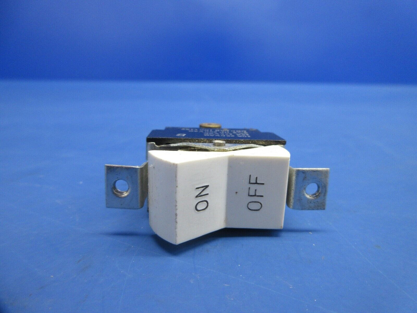 Enstrom 280FXKlixon Circuit Breaker & Switches Lot P/N 20TC2-CA-3 (1124-771)