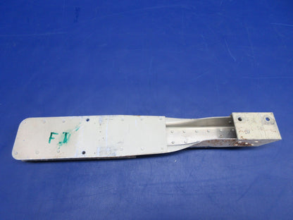 Cessna 310 / 310I LH Seat INBD Track P/N 0812987-8 (0326-863)3