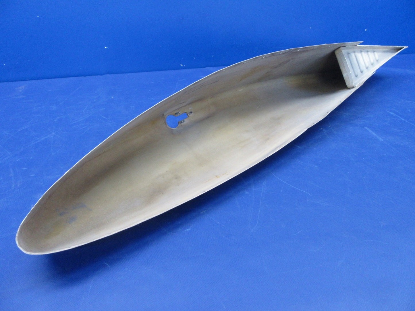 Beech 76 Duchess RH Wing Tip P/N 105-100010-14 (0326-46)8