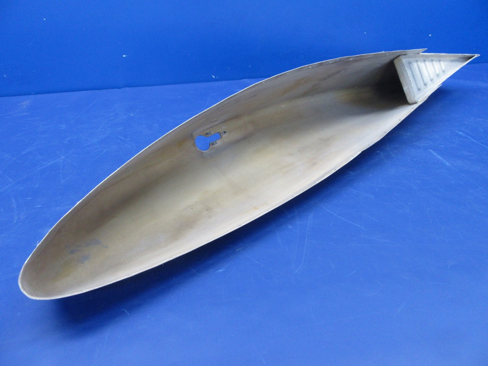 Beech 76 Duchess RH Wing Tip P/N 105-100010-14 (0326-46)8