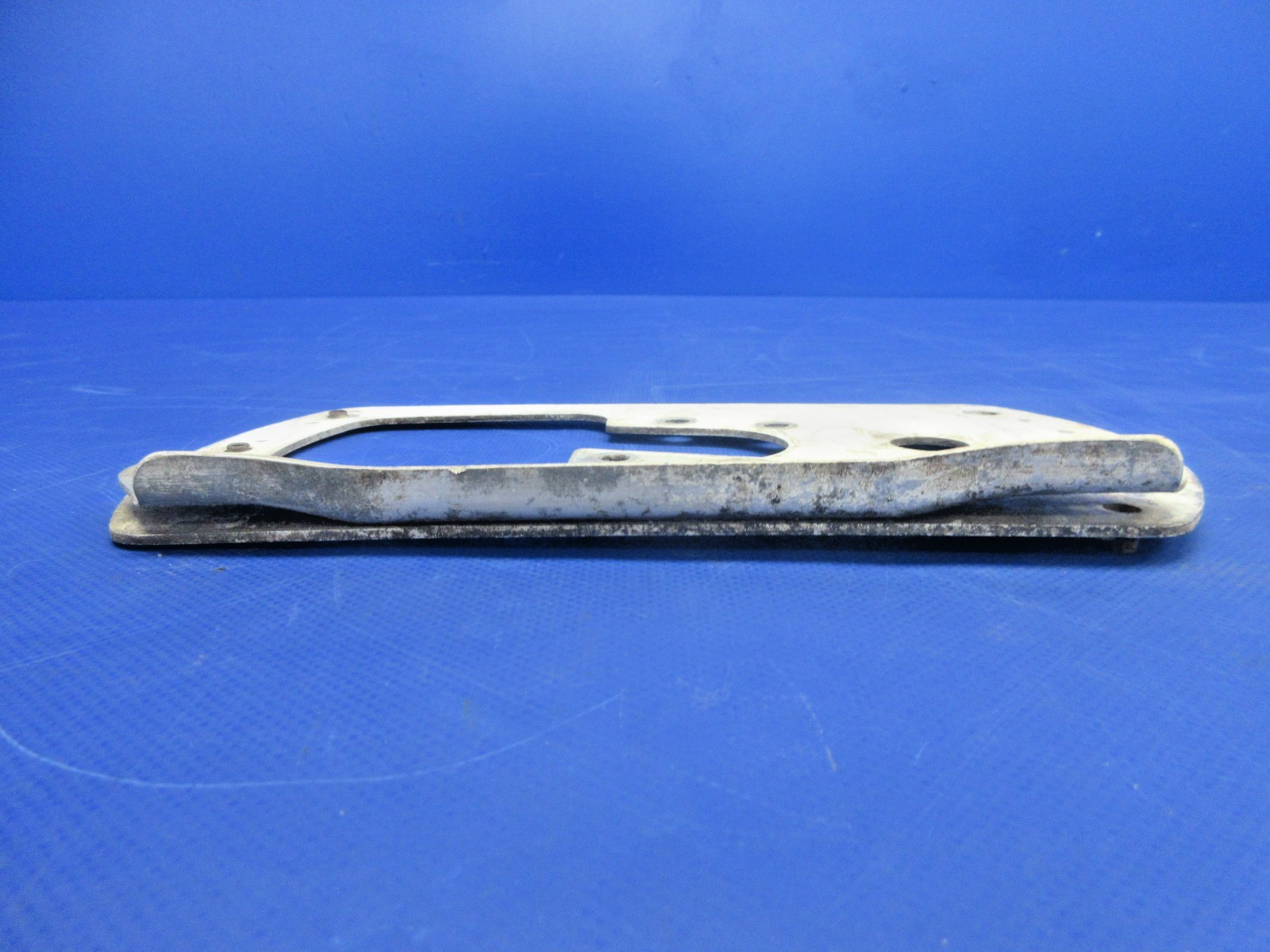Cessna 172 RH & LH Main Gear Fairing Mount Plate 0541220-1 & -2 SET  (0826-424)7